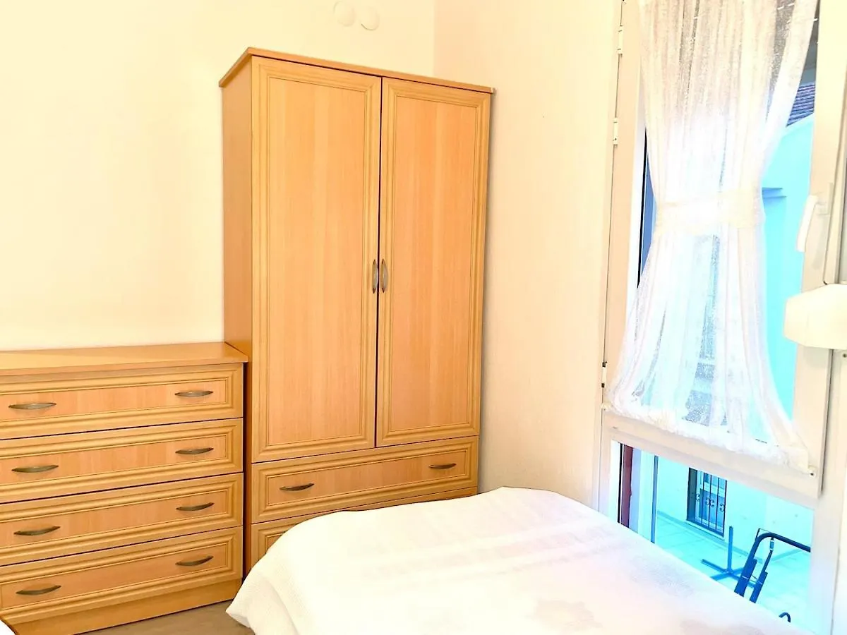 Triplex Family House, Kusadasi Villa