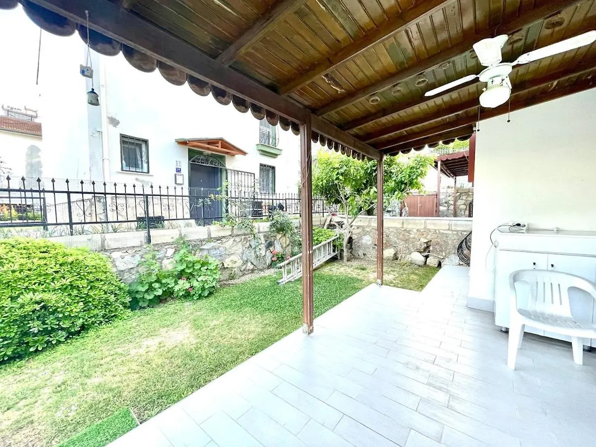 Triplex Family House, Kusadasi 0*,